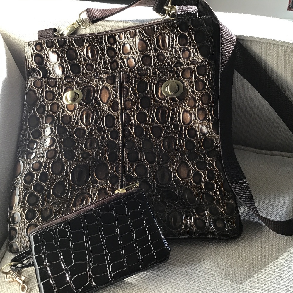 Crossbody Lady Rosedale crossbody purse with matching wallet